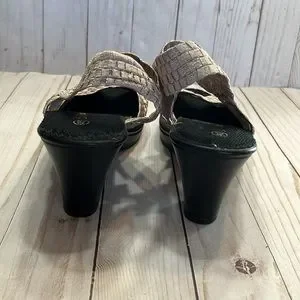 bernie Shoes Nwot Bernie Mev Delila Sandal Soft Mauve